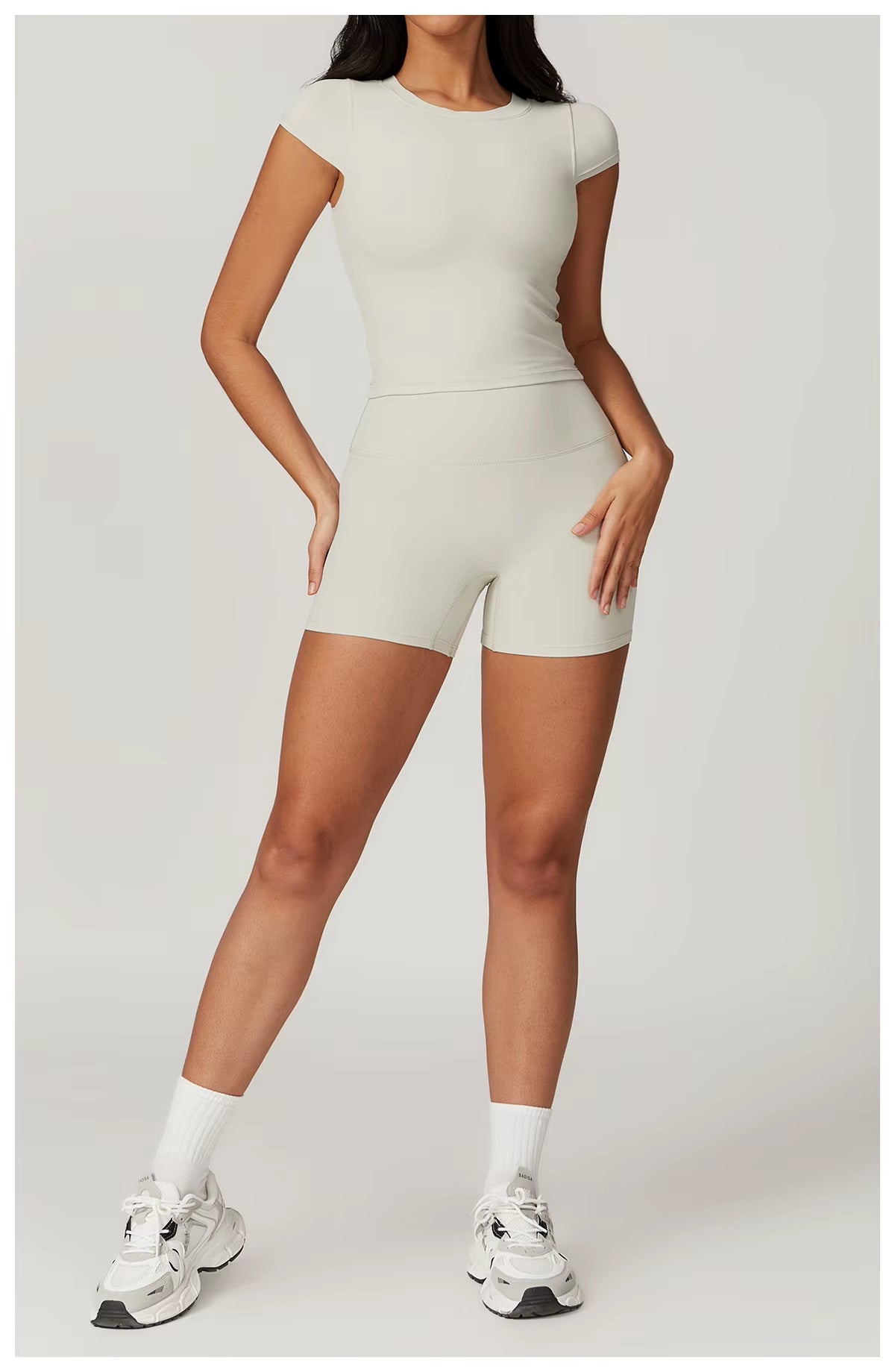 Classic 2-Piece Yoga Set – Breathable Gym Wear
